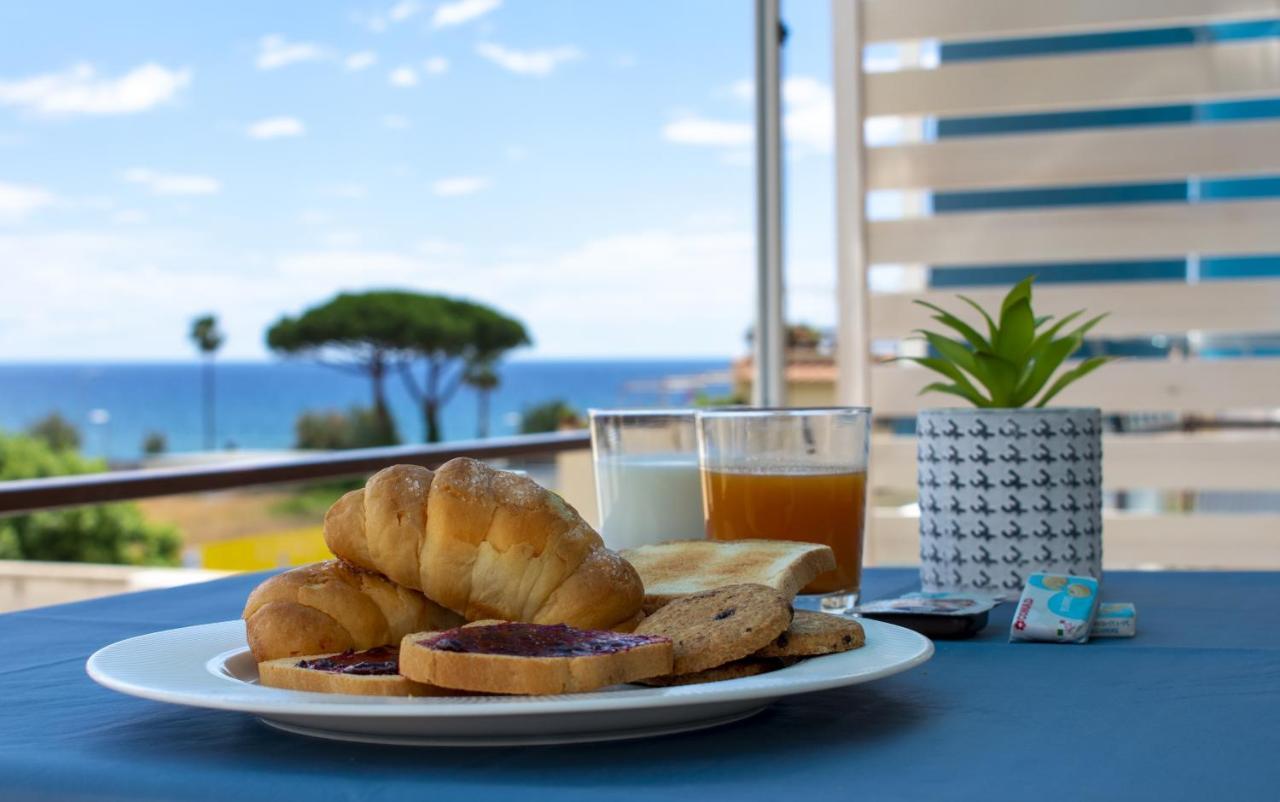 Bed and Breakfast Il Grande Blu Terracina Exterior foto